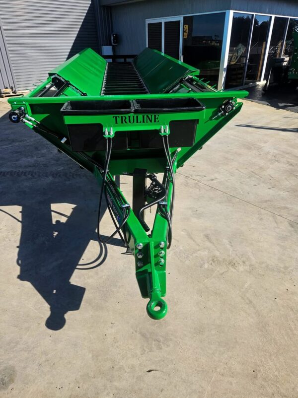 Truline Ultimate R6 Bale Feeder - Image 7